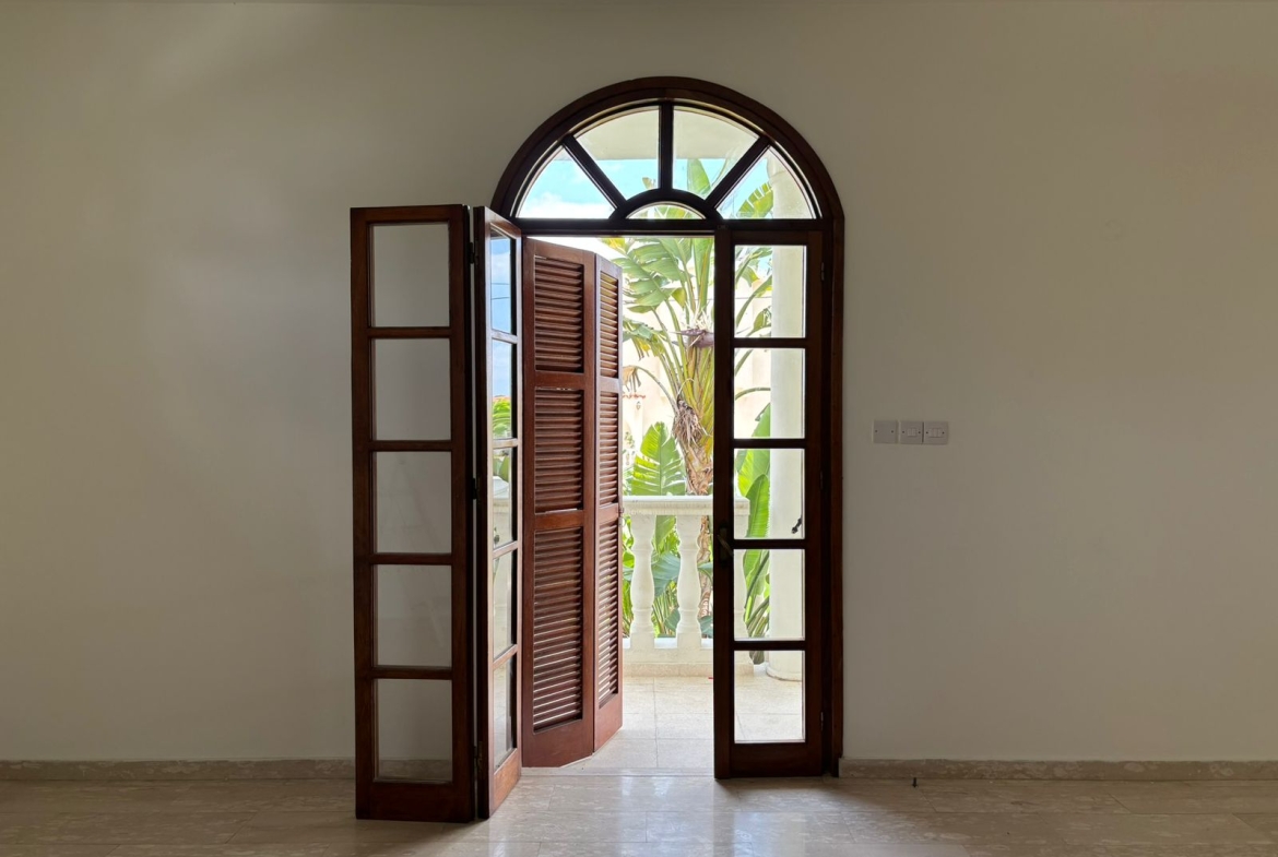 VILLA MENEOU 6