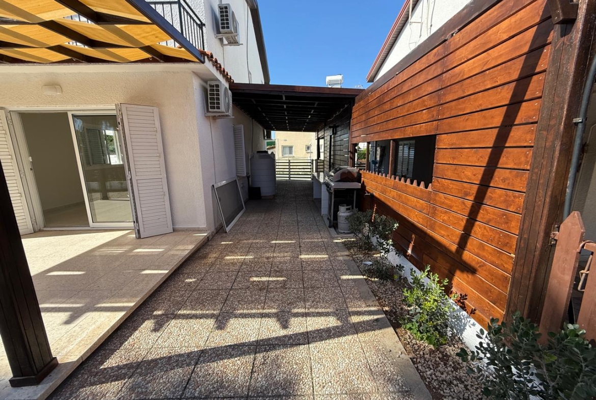 ALEXANDER HOUSE PERVOLIA 12
