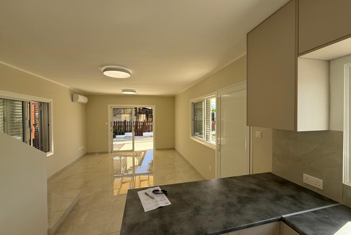 ALEXANDER HOUSE PERVOLIA 4