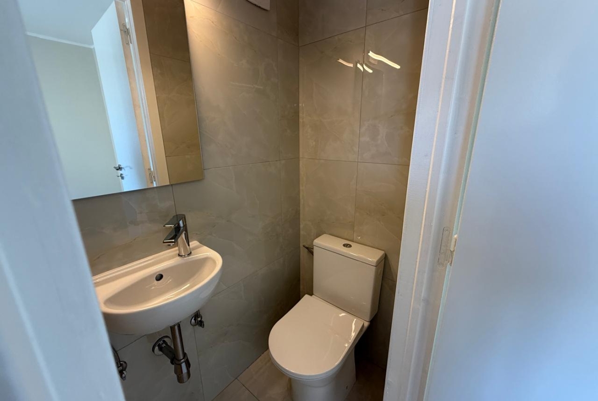 ALEXANDER HOUSE PERVOLIA 5