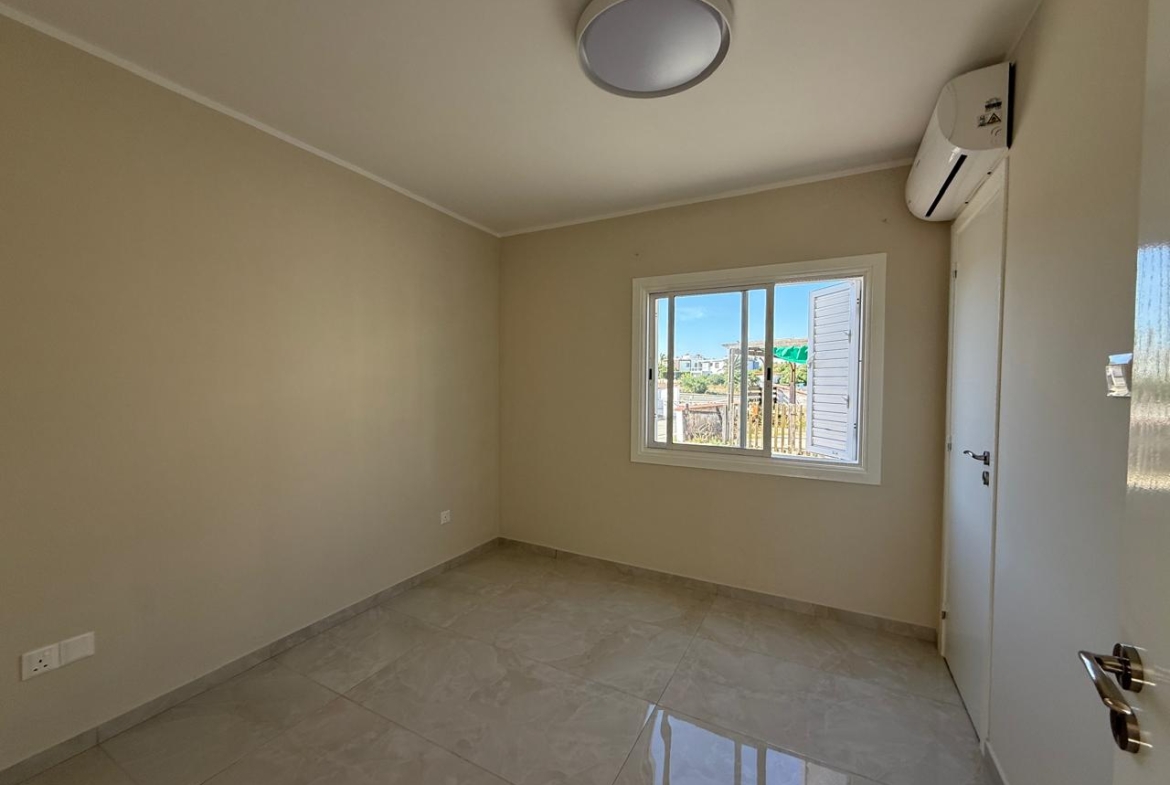 ALEXANDER HOUSE PERVOLIA 9