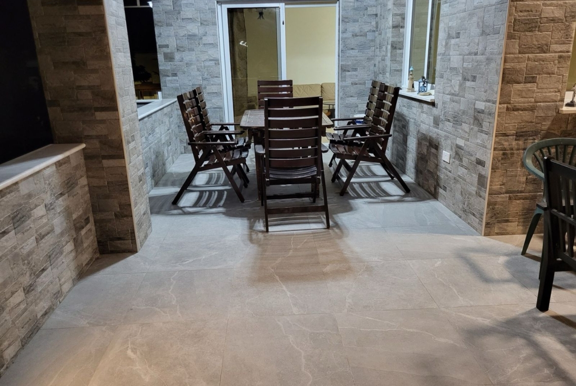 FLAT FOR RENT PERVOLIA 8